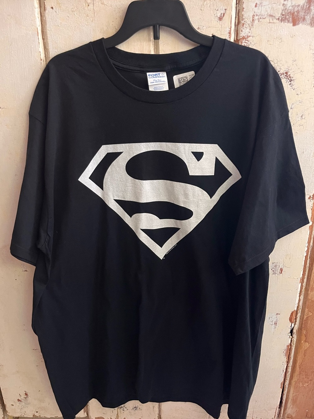 DC Comics Men's Black Superman w White Logo Graphic T‑Shirt